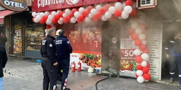İnşaat işçileri taşlarla birbirilerine saldırdı