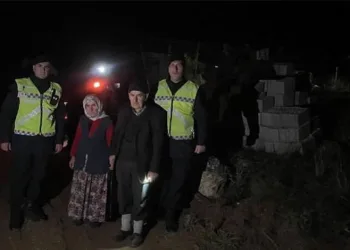 Antalya’da hortum yıkıp geçti, evler ve seralar hasar gördü