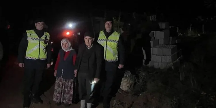 Antalya’da hortum yıkıp geçti, evler ve seralar hasar gördü
