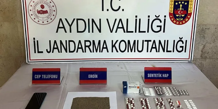 Jandarmadan eş zamanlı uyuşturucu operasyonu: 3 gözaltı