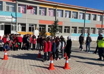 Jandarmadan öğrencilere trafik eğitimi