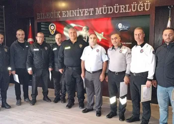 Bilecik’te başarılı polis ve özel güvenlik görevlerine ‘Başarı Belgesi’ verildi