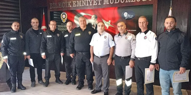 Bilecik’te başarılı polis ve özel güvenlik görevlerine ‘Başarı Belgesi’ verildi
