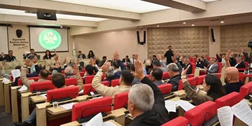 Bahçeli’nin ismi kaldırıldı, MHP ve AK Parti grubu meclisi terk etti