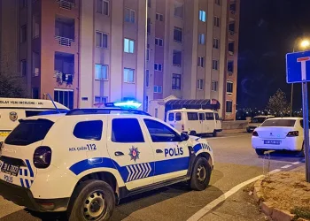 Alkollü sürücü 4 araca çarparak durabildi, ortalık savaş alanına döndü
