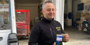 İşyerinden habersiz aldığı telefonu başka yere bırakıp ortadan kayboldu
