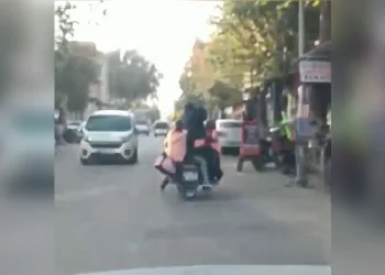 İzmir’deki yangın faciasında ölen 5 kardeşin cenazeleri adli tıpta