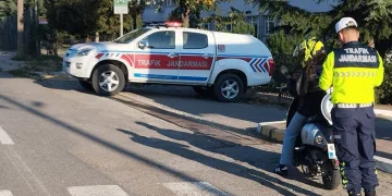 Araçların hurdaya döndüğü kazada 5 kişi yaralandı