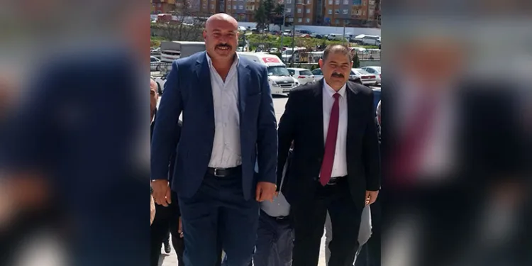 Araçların hurdaya döndüğü kazada 5 kişi yaralandı