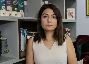 Mersin’de kaçak makaron ve sahte içki ele geçirildi