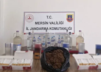 Mersin’de kaçak makaron ve sahte içki ele geçirildi