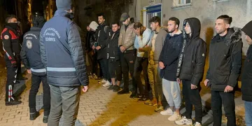 Edirne’de kaçak göçmen operasyonu: Kıskıvrak yakalandılar
