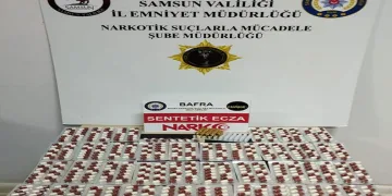 Bayburt’ta şüpheli hareketler sergileyen 2 şahısın üzerinden uyuşturucu madde çıktı