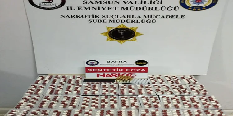 Bayburt’ta şüpheli hareketler sergileyen 2 şahısın üzerinden uyuşturucu madde çıktı