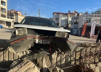 Esenyurt’ta sağlık malzemeleri üreten fabrikanın deposunda korkutan yangın