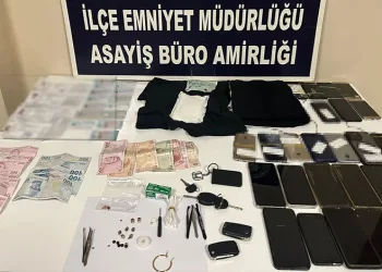 Diyarbakır’da E-MTSK sınav şebekesine ‘Cımbız’ operasyonu: 3 tutuklama