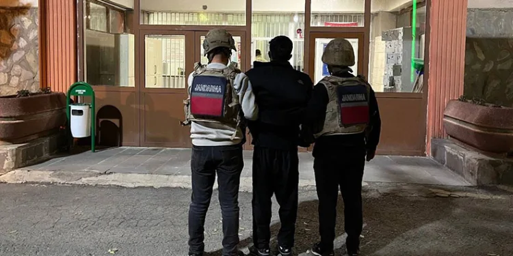 Bayburt’ta şüpheli hareketler sergileyen 2 şahısın üzerinden uyuşturucu madde çıktı