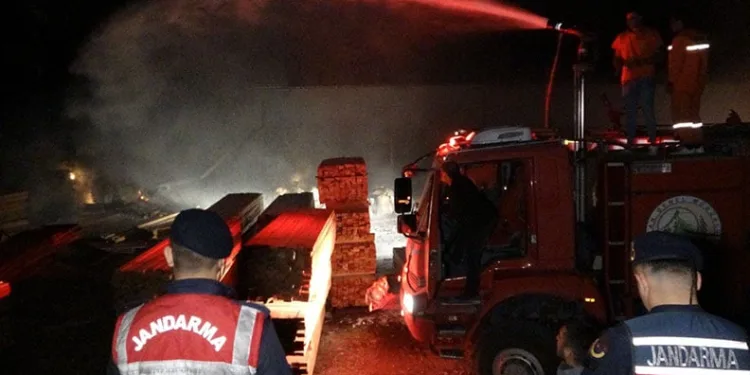 Jandarma ekipleri vatandaşları bilgilendirdi