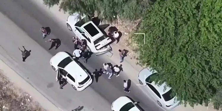 Alkollü sürücü 4 araca çarparak durabildi, ortalık savaş alanına döndü