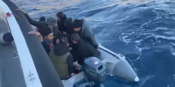 İstanbul’da işe giden profesörü darp edip aracını gasp ettiler