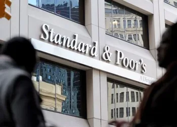 S&P, Türkiye’nin kredi notunu arttırdı