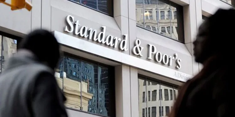 S&P, Türkiye’nin kredi notunu arttırdı