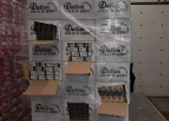 Mersin’de kaçak makaron ve sahte içki ele geçirildi