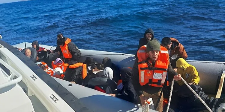 Alkollü sürücü 4 araca çarparak durabildi, ortalık savaş alanına döndü