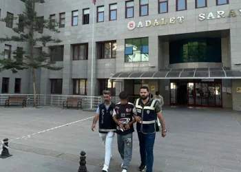 İzmir’deki yangın faciasında ölen 5 kardeşin cenazeleri adli tıpta