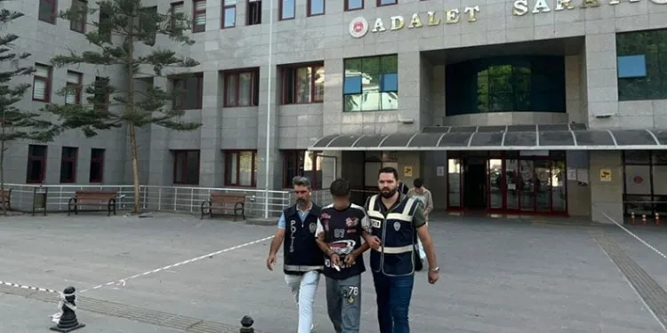 İzmir’deki yangın faciasında ölen 5 kardeşin cenazeleri adli tıpta