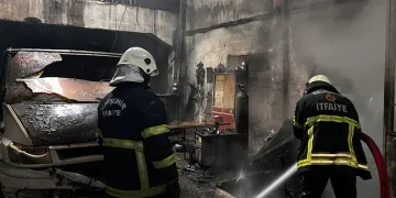 Erzincan’da araç yangını