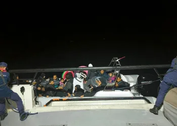 Araçların hurdaya döndüğü kazada 5 kişi yaralandı