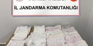 Araçların hurdaya döndüğü kazada 5 kişi yaralandı