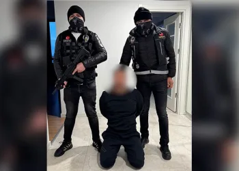 İzmir’deki yangın faciasında ölen 5 kardeşin cenazeleri adli tıpta