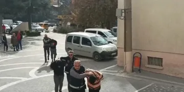 Kocası tarafından balta ile öldürülen kadın son yolculuğuna uğurlandı