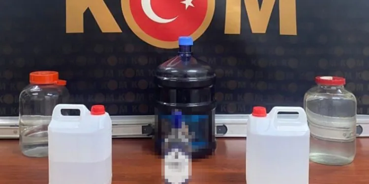 Yılbaşı öncesinde damacana dolusu sahte alkol yakalandı