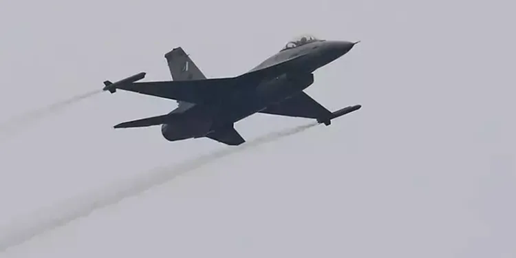 Pakistan’dan Afganistan’a hava saldırısı
