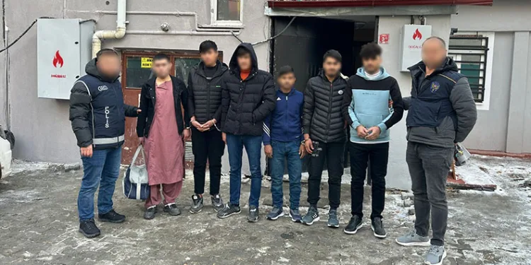 Kars’ta 6 düzensiz göçmen yakalandı