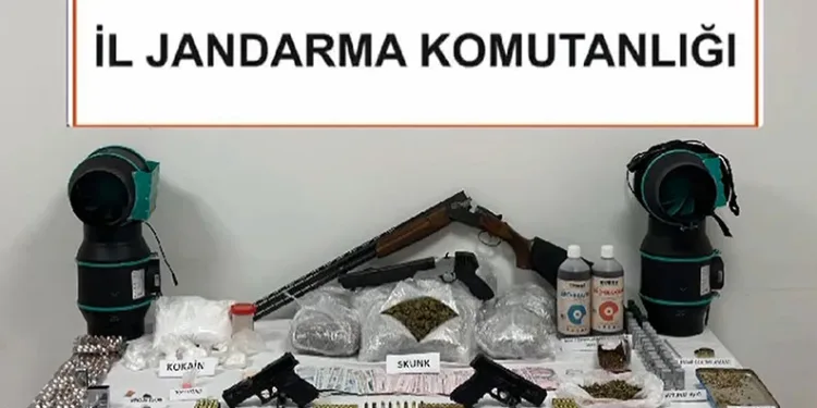 Uyuşturucu operasyonunda 2 tutuklama