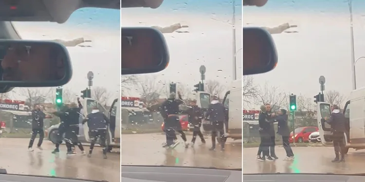 Bursa’da sürücüler, trafikte yumruk yumruğa kavga etti