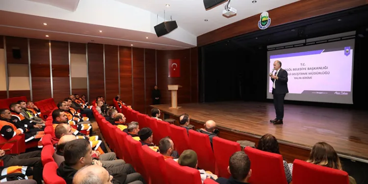 Temizlik işleri personeline yalın temelleri eğitimi verildi