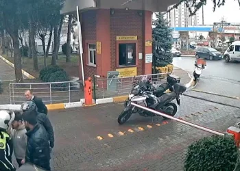 Erciyes’te yürüyüş yaparken ayağı kırılan dağcı kurtarıldı