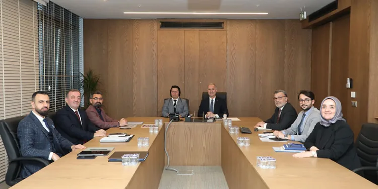 İnegöl Belediyesi’nin özel personelleri yüzleri güldürüyor