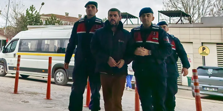 Bursa’da annesinden zorla para alan oğlu tutuklandı