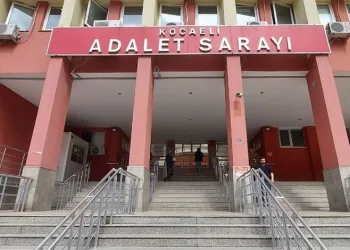 Kızının giyimine karışan babaya istismar iftirası