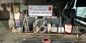 Bitlis’te 1 milyonluk akü çalan 4 kişi yakalandı
