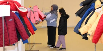Sevgi Mağazası ihtiyaç sahiplerinin yanında