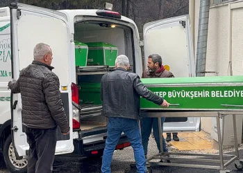 Otomobilin çarptığı 9 yaşındaki çocuk hayatını kaybetti