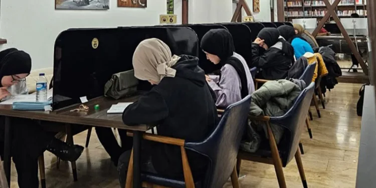 Öğrenciler tyt simülasyonunda ter döktü