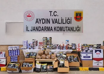 Motosikleti kaçırırken kameraya yakalandılar